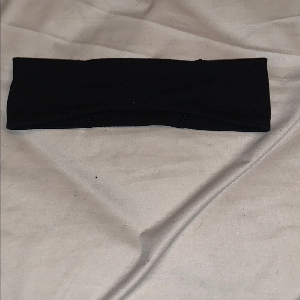 Black Lululemon headband